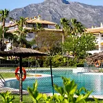 Banus - Lovely-1bdm, Terrace, 3pools Apartman