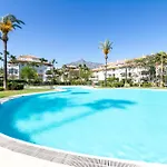Apartman Banus - Lovely-1bdm, Terrace, 3pools